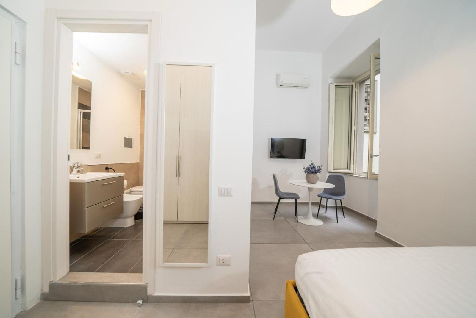 Bovio Boutique Studio Apartment 나폴리 객실 사진