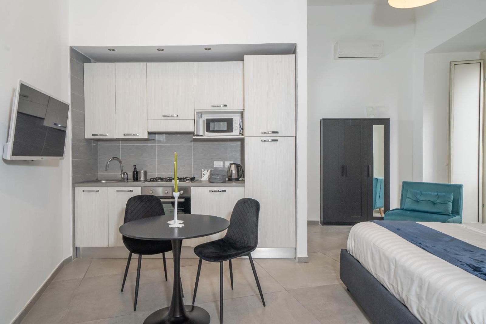 Bovio Boutique Studio Apartment 나폴리 외부 사진